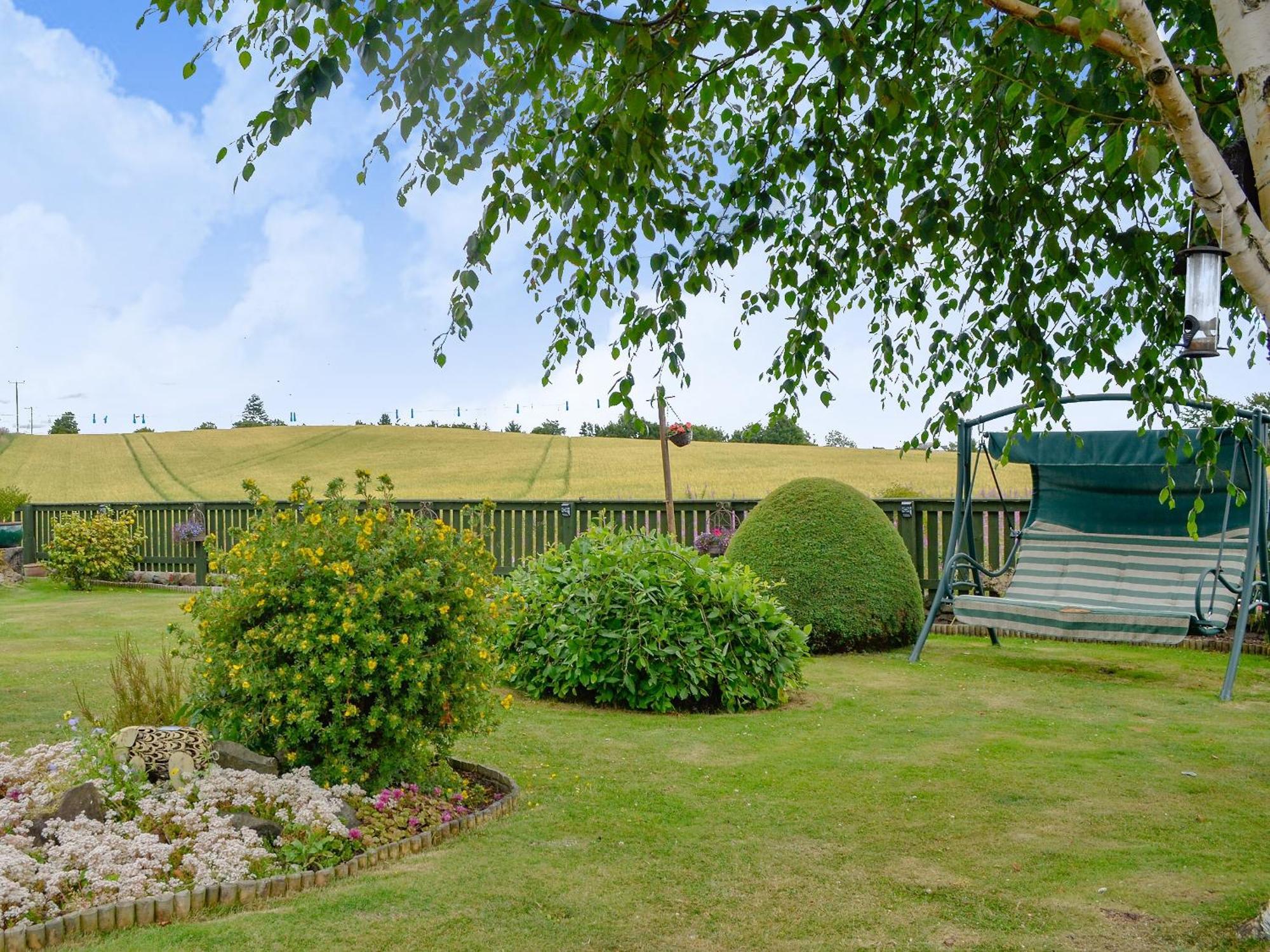 Laurel Bank Villa Alyth Exterior photo